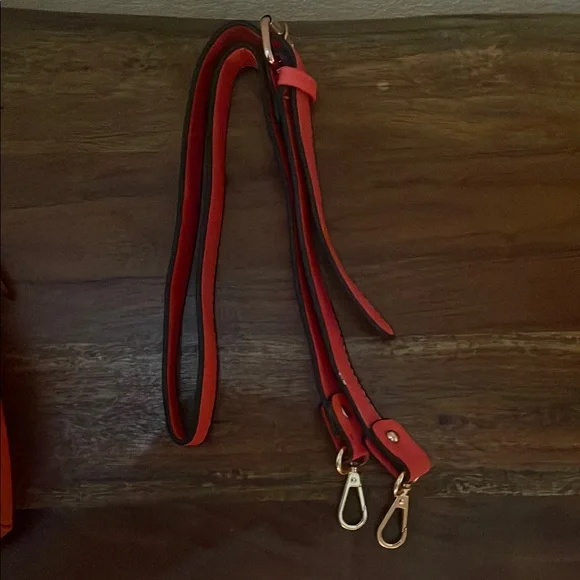 Coach REHAB Coral Handbag in need of love - Picture 14 of 16